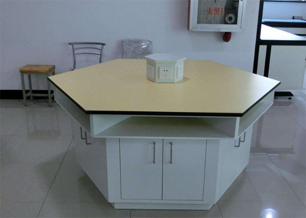 多媒體實(shí)驗(yàn)臺(tái)1.png 多媒體實(shí)驗(yàn)臺(tái)1.png